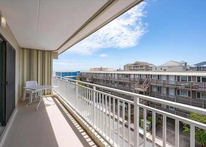 Relaxing 2 Bedroom Salty Sands Mid-town Ocean City! *